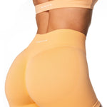 HIGH Dynamic Seamless Short - Apricot - Kikiva Collection
