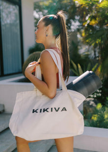  Kikiva Tote Bag