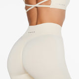 Lycra Seamless Short 4.5" - Cream