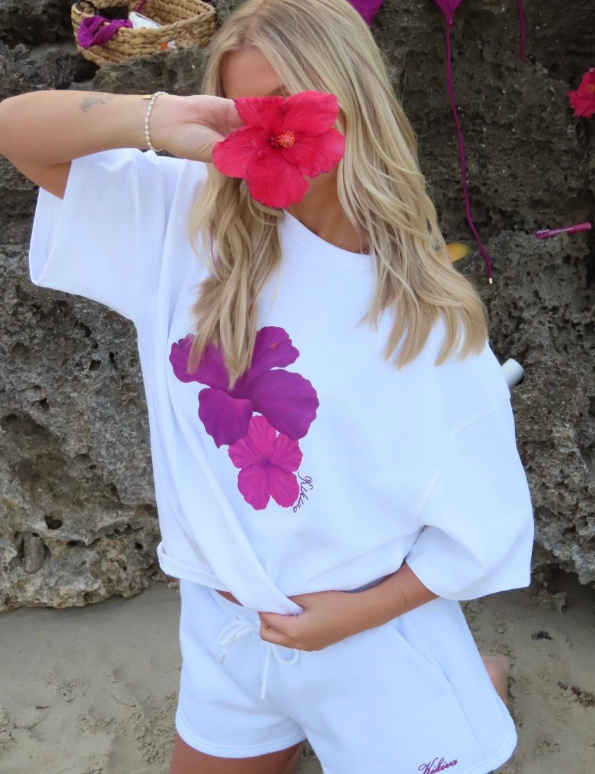 'Jess' Hibiscus T-Shirt - White - Kikiva Collection