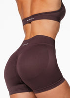 LOW Dynamic Seamless Short - Dark Choc - Kikiva Collection