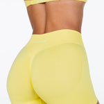 LOW Dynamic Seamless Short - Yellow - Kikiva Collection
